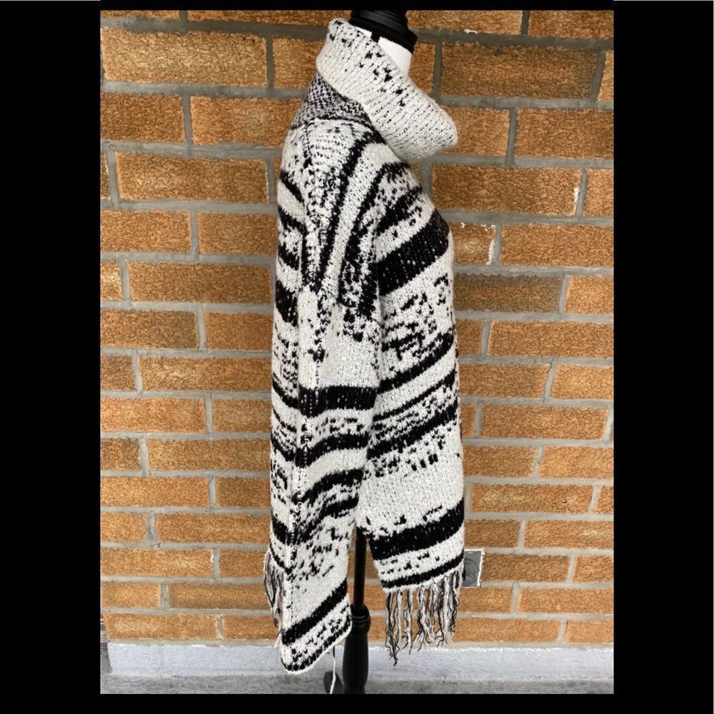 Willow & Clay
Fringed-Trim Cowl-Neck Sweater - Picture 5 of 11